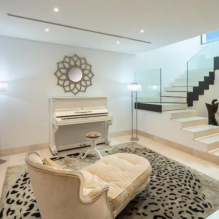 Unveil Perfection: Immerse Yourself In Unparalleled Luxury بيت للعطل *